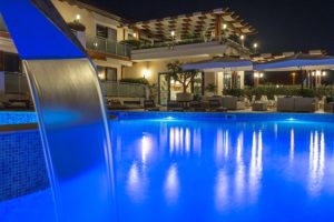 hotel & pool